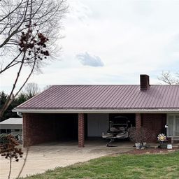1709 Acorn Avenue