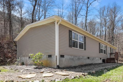 256 Inglewood Cove Road sold home in Country Place Of Waynesville, Waynesville, NC