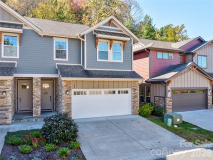 509 Sweet Birch Park Lane active home in Sweet Birch Commons, Black Mountain, NC