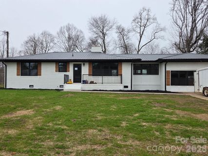 1325 Armstrong Road