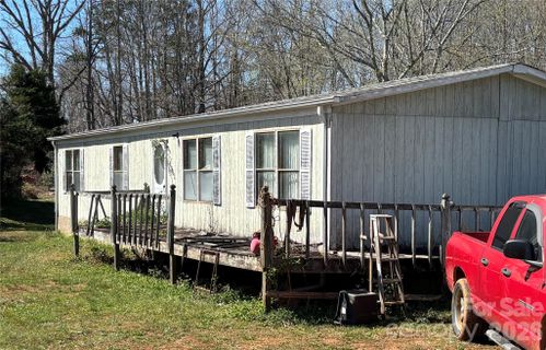 2307 Pathfinder Street sold home in Trail Winds, Newton, NC