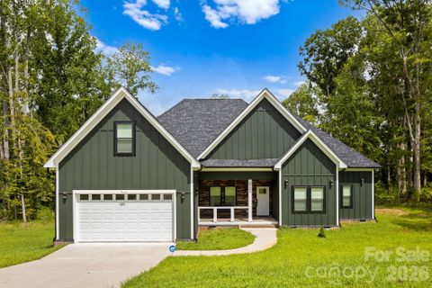 2002 Plain Field Drive active home in Bennington Estates, Bessemer City, NC
