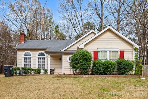 7925 Turquoise Drive sold home in Amberwood, Charlotte, NC