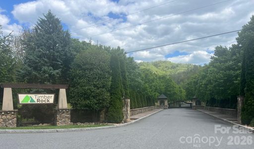 531 Roca Vista Drive active home in Timber Rock, Lenoir, NC
