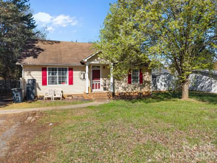 430 Stutts Road sold home in Commodore Peninsula, Mooresville, NC