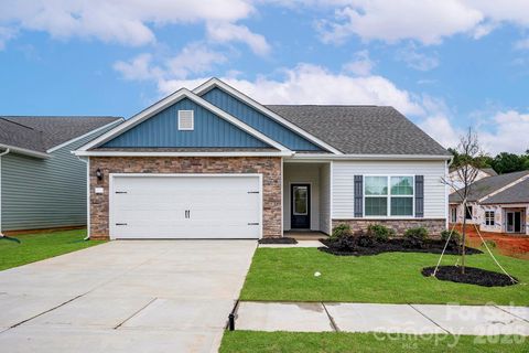 6623 Fairford Drive active home in Ascot Woods, Charlotte, NC