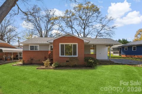 1213 E Park Drive