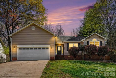 826 Savannah Place Drive sold home in Savannah Place, Fort Mill, SC