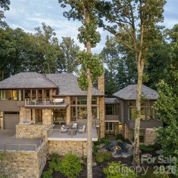 8 Deer Grass Court