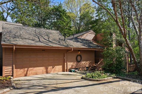 8968 St Croix Lane active home in Raintree, Charlotte, NC
