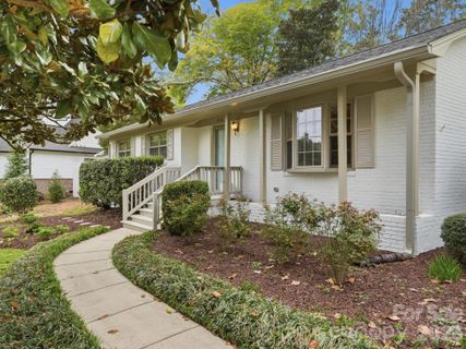 814 Twin Oaks Road pending home in Twin Oaks, Davidson, NC