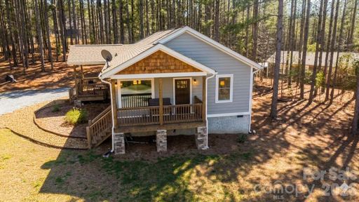 386 Sunset Drive active home in Hillcrest, Mill Spring, NC