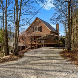 1489 Round Mountain Road