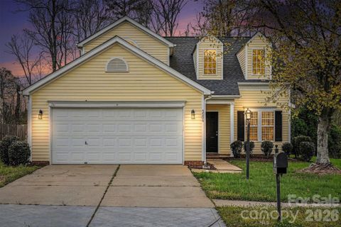 5504 Waverly Lynn Lane active home in Prosperity, Charlotte, NC