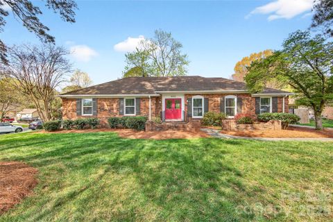 10932 Blue Heron Drive sold home in Falconbridge, Charlotte, NC