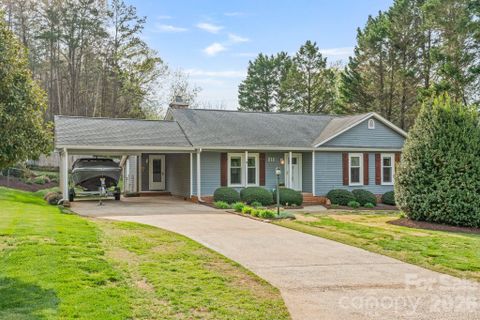 212 Woody Court active home in Farmwood, Gastonia, NC