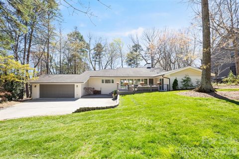 6 Pine Knoll Drive pending home in River Hills, Lake Wylie, SC