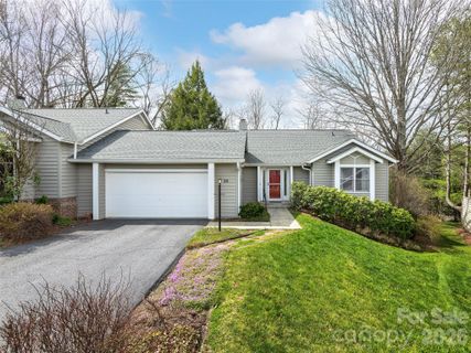 20 Cedarcliff Circle active home in Laurel Place, Asheville, NC