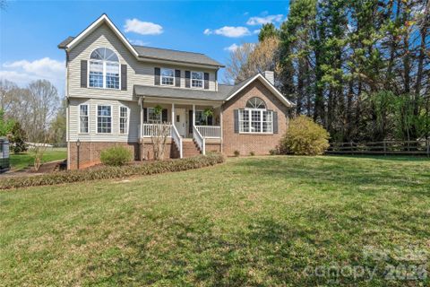763 Country Club Extension sold home in Fox Run, Wilkesboro, NC