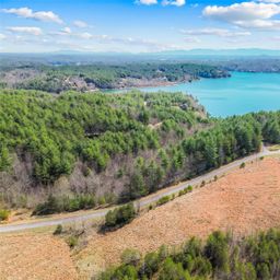 121 Lake Crest Drive
