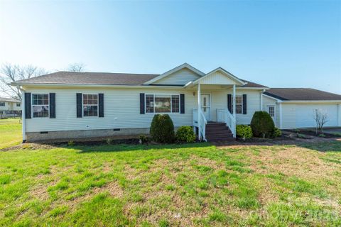 181 High Valley Estates Drive pending home in High Valley Estates, Alexander, NC