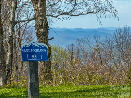 487 Grand Highland Drive pending home in Grand Highlands At Bearwallow, Hendersonville, NC