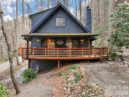 34 Fernbrook Road active home in Mountain Top Development Inc, Maggie Valley, NC