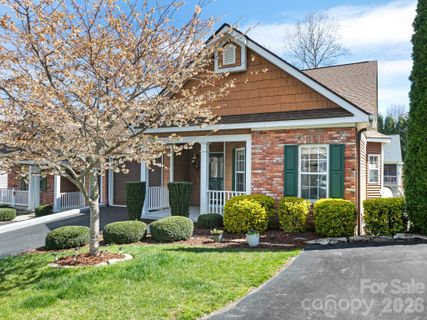 25 Old Pasture Way active home in Shaws Creek Farm, Hendersonville, NC