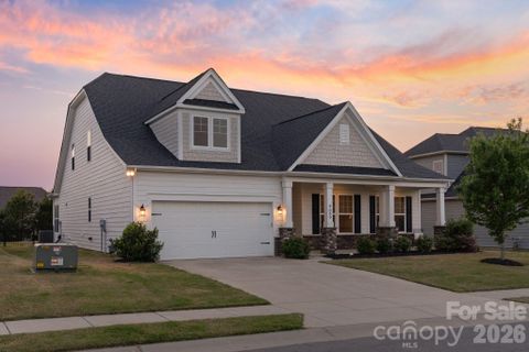 4689 Kingswood Drive pending home in The Overlook At Barber Rock, Fort Mill, SC