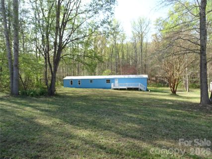 453 Riverview Lane