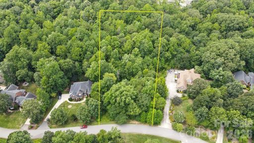 845 Savile Lane pending home in Oxford Place, Fort Mill, SC