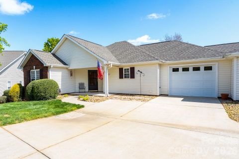 102 Keswick Lane pending home in The Villages At Oak Tree, Mooresville, NC