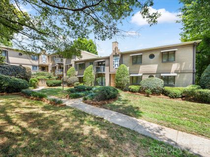 229 N Dotger Avenue active home in Elizabeth, Charlotte, NC