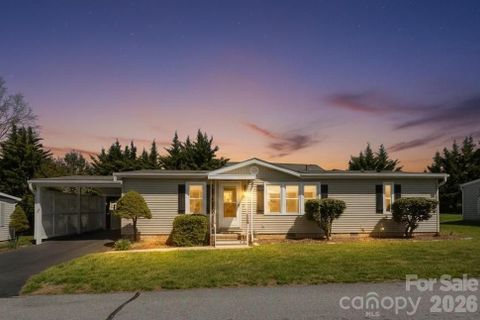 222 Cranbrook Circle sold home in Cumberland Village, Hendersonville, NC