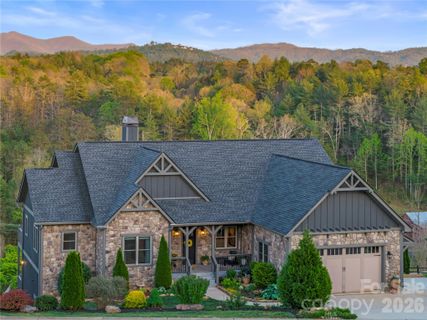 28 Gracie Lane active home in Garrison Hills, Weaverville, NC