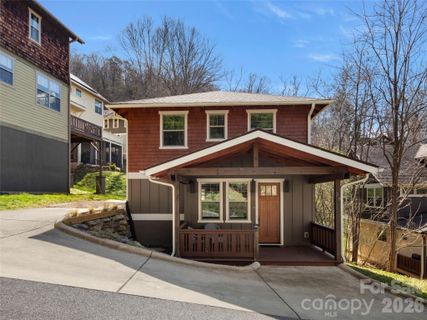 29 Shady Park Lane pending home in Sunset Park, Asheville, NC