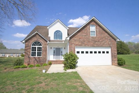 1045 Saxton Circle active home in Ashland Place, Salisbury, NC