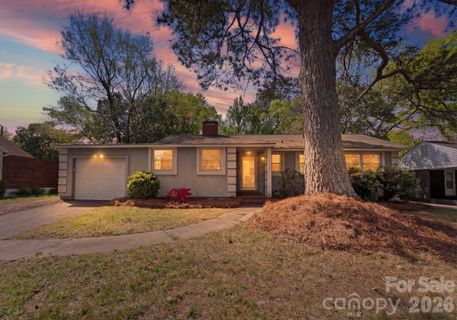 1136 E Woodlawn Road