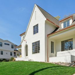 444 Hunter Lane