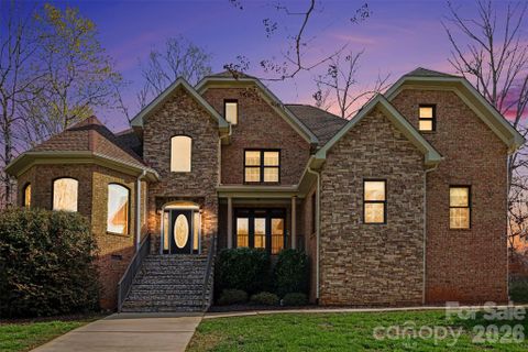 402 Rugby Road active home in Country Club Hills, Salisbury, NC