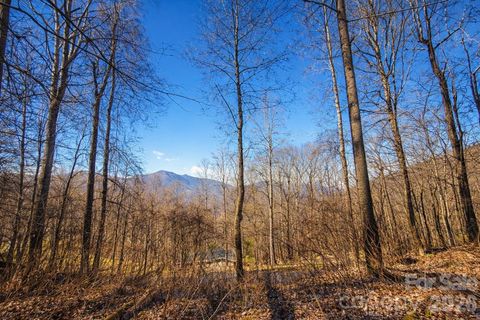 4 Buckeye Road active home in Maggie Valley Leisure Estates, Maggie Valley, NC