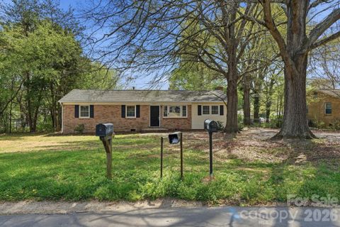 2323 Maplewood Drive sold home in Fallscrest, Gastonia, NC