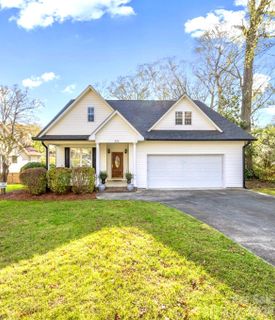 626 N 8th Street sold home in Forest Hills, Albemarle, NC