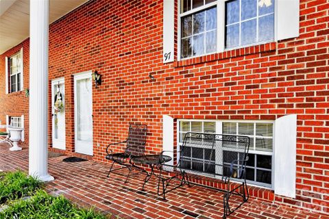 75 Laurelwood Drive