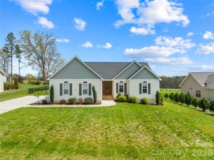 151 Castle Pines Lane sold home in Castlegate, Statesville, NC