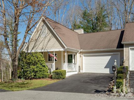 206 Black Oak Lane active home in Carriage Park, Hendersonville, NC