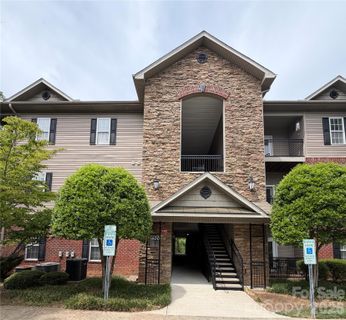 413 Appeldoorn Circle pending home in The Grove At Appeldoorn, Asheville, NC