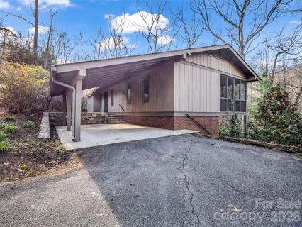 417 Ivy Road sold home in Christmont, Black Mountain, NC