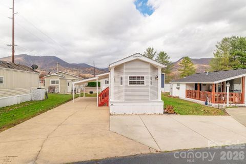 52 Strollers Lane pending home in Summer Place, Waynesville, NC