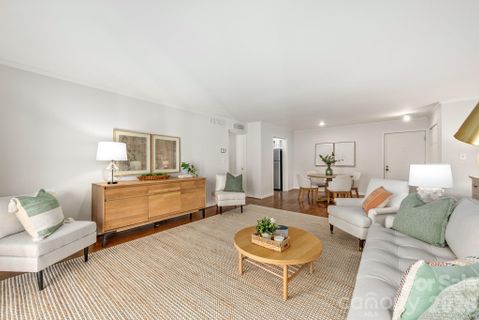 1323 Queens Road